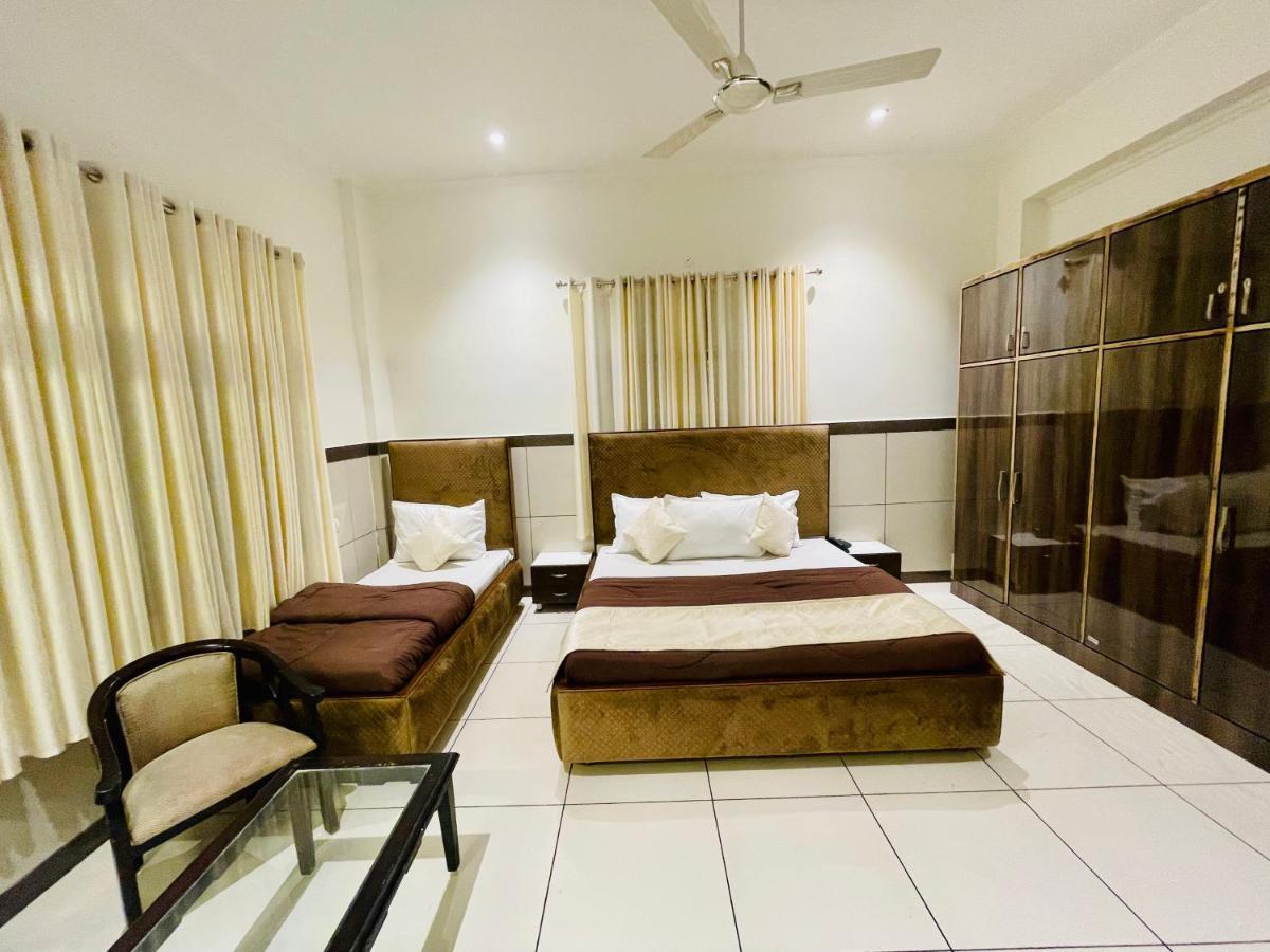 Primrose Hotel And Restaurant โซนีปัต ภายนอก รูปภาพ