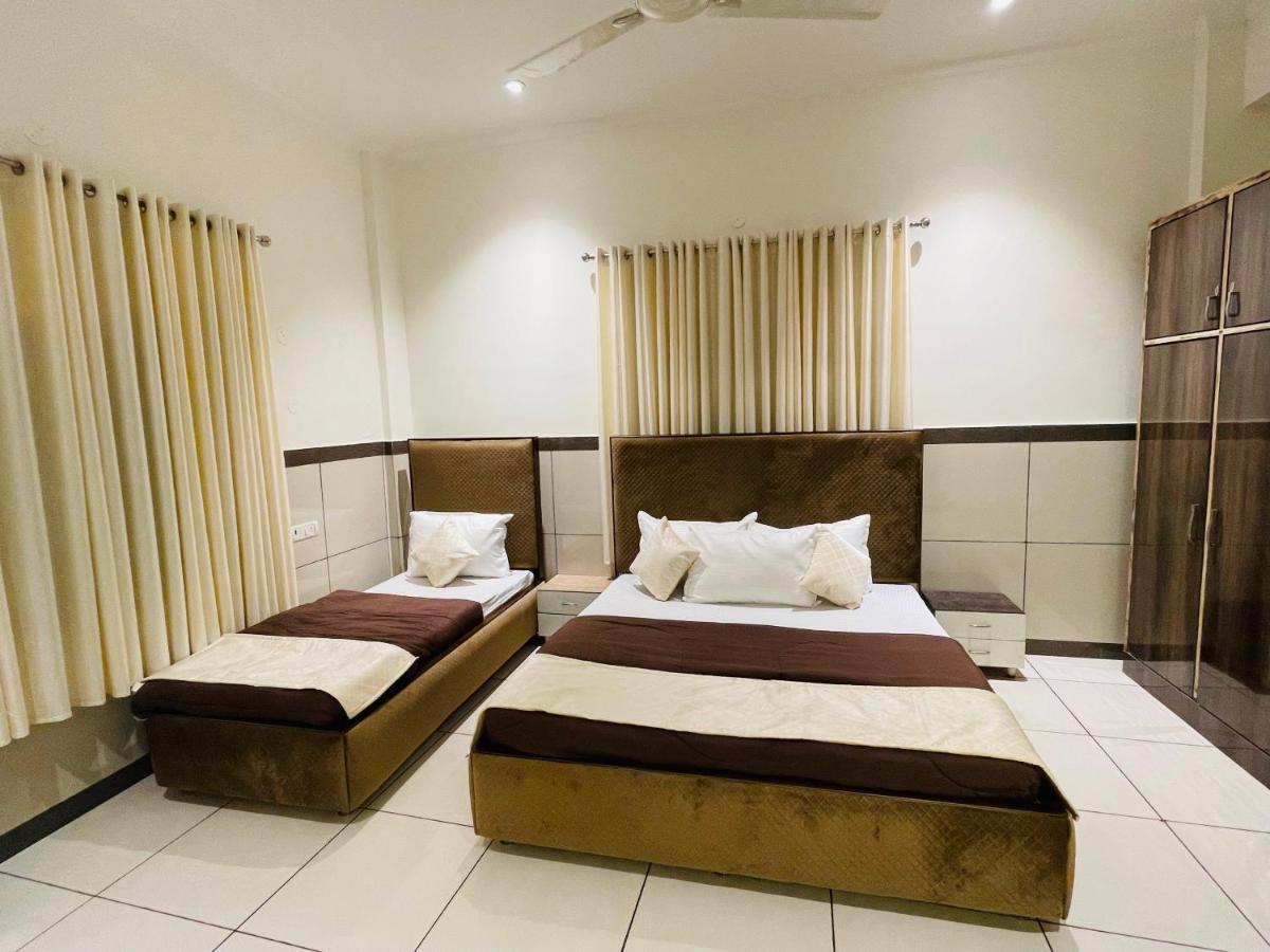 Primrose Hotel And Restaurant โซนีปัต ภายนอก รูปภาพ